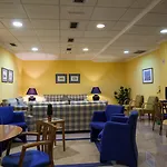 奥卡维尔玛尔就对岸 酒店 3*